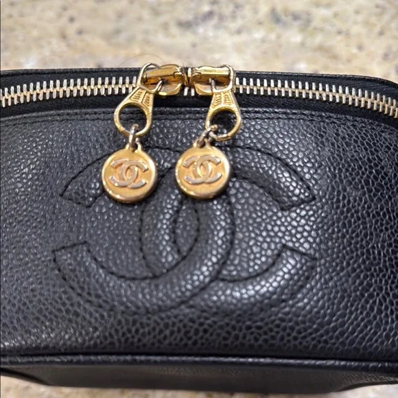 Chanel Black Leather Vanity Case - Picture 2 of 16